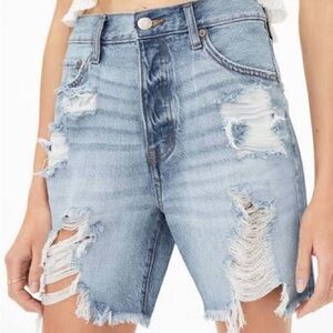 Aeropostale Light Wash 90s Distressed Baggy Short with Button Fly